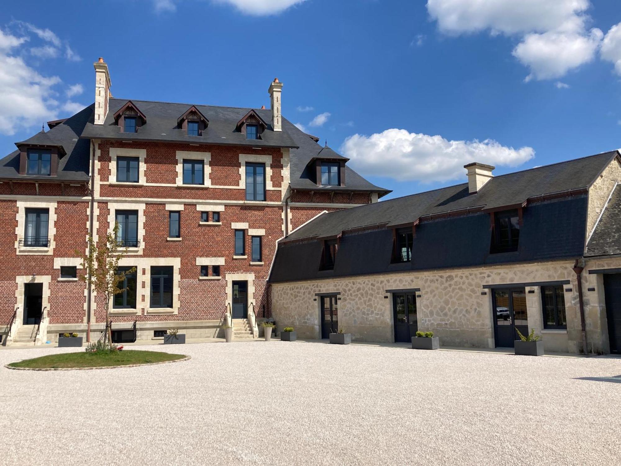 Domaine Du Lion Rouge *